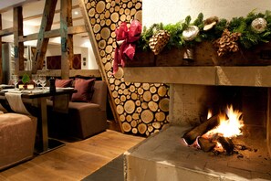 2 restaurants, breakfast, lunch, dinner served; German cuisine - DAS VESPER (Sprockhoevel)