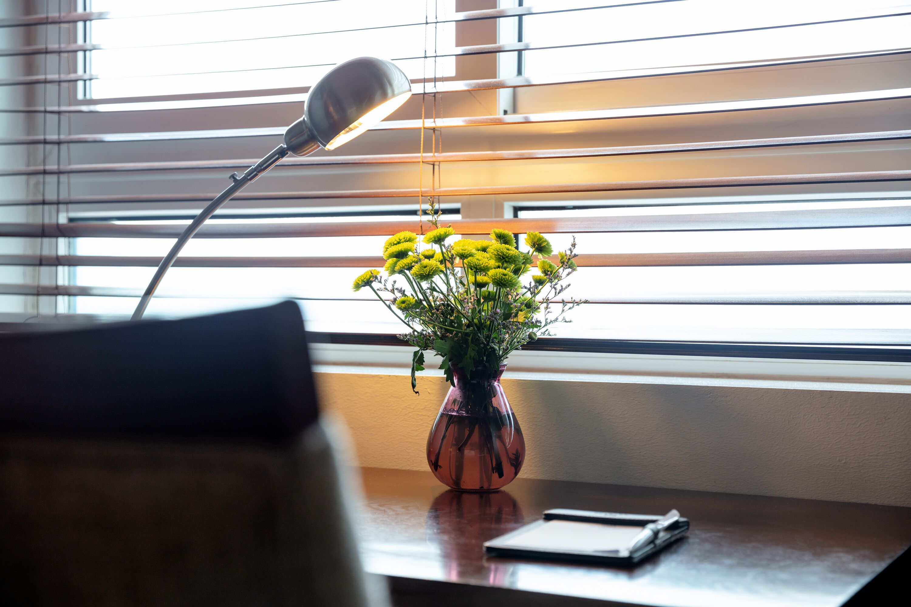 deluxe window | 1 bedroom, minibar, in-room safe, desk