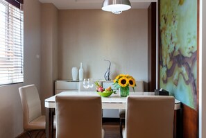 Suite Superior, 2 camere da letto | Minibar, una cassaforte in camera, una scrivania, postazione laptop