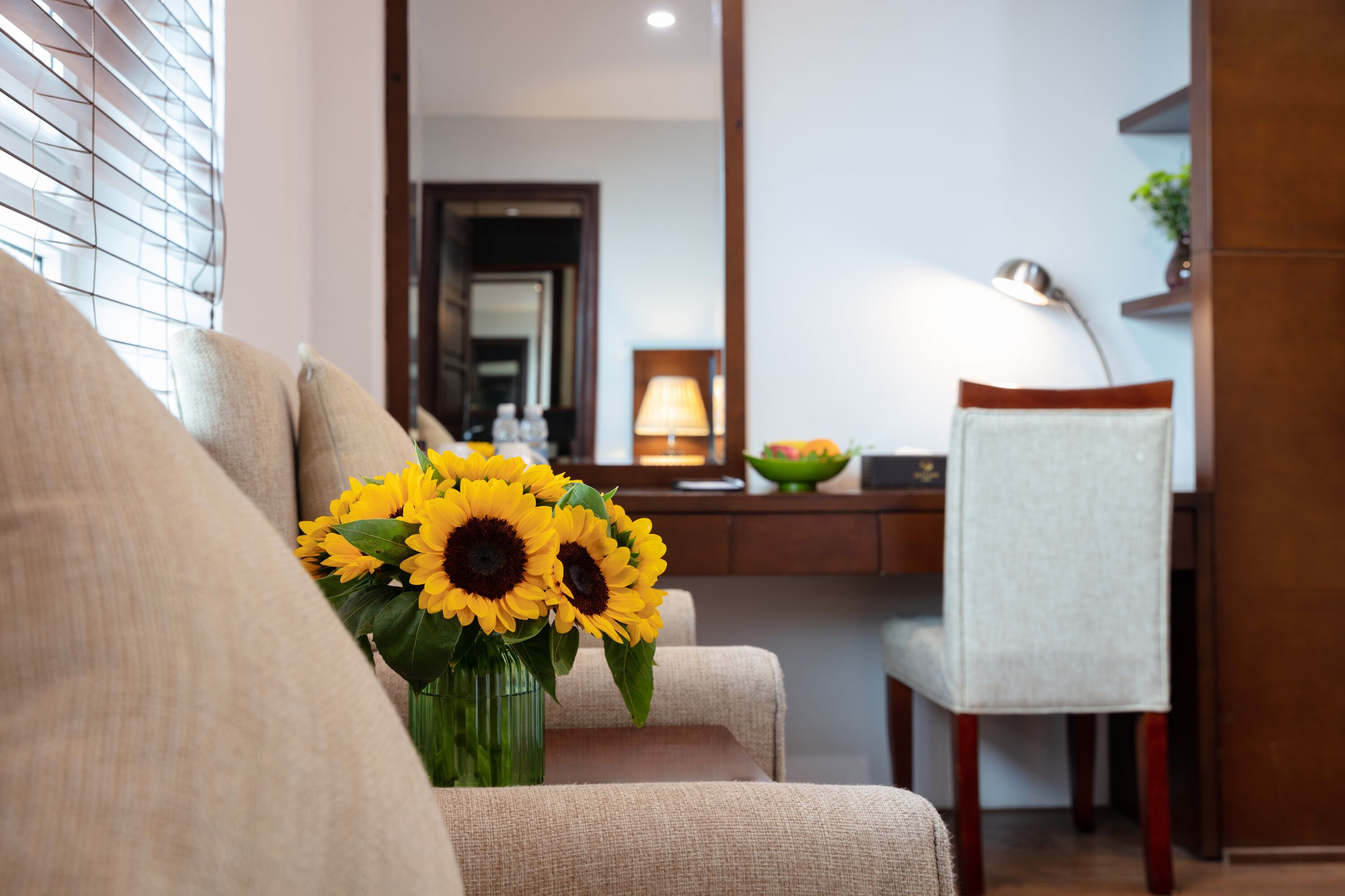 deluxe window | 1 bedroom, minibar, in-room safe, desk