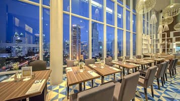 Food court