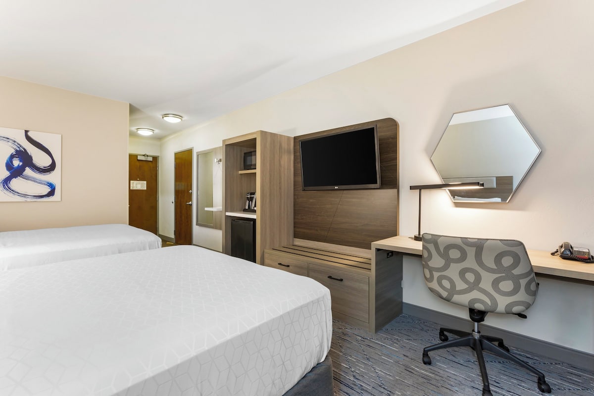 Premium bedding, pillow-top beds, in-room safe, desk