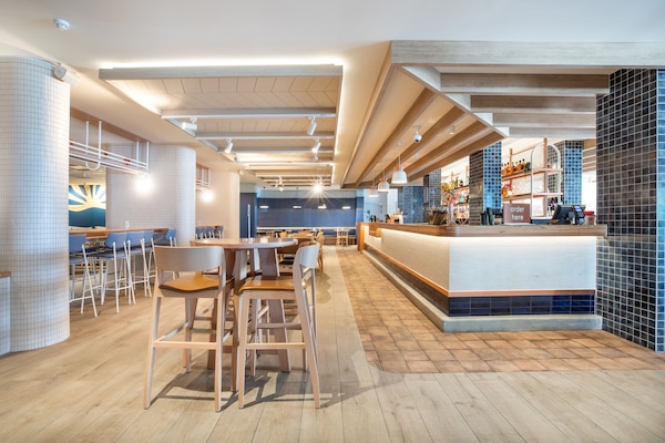 Breakfast, lunch and dinner served