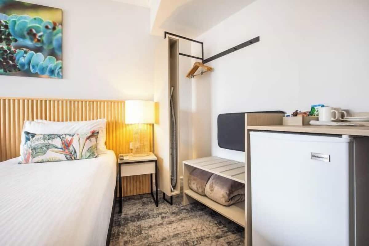 Iron/ironing board, cribs/infant beds, free WiFi, bed sheets