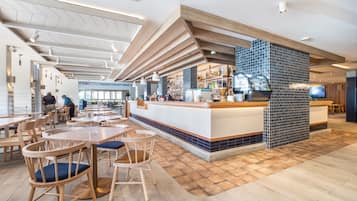 Breakfast, lunch and dinner served