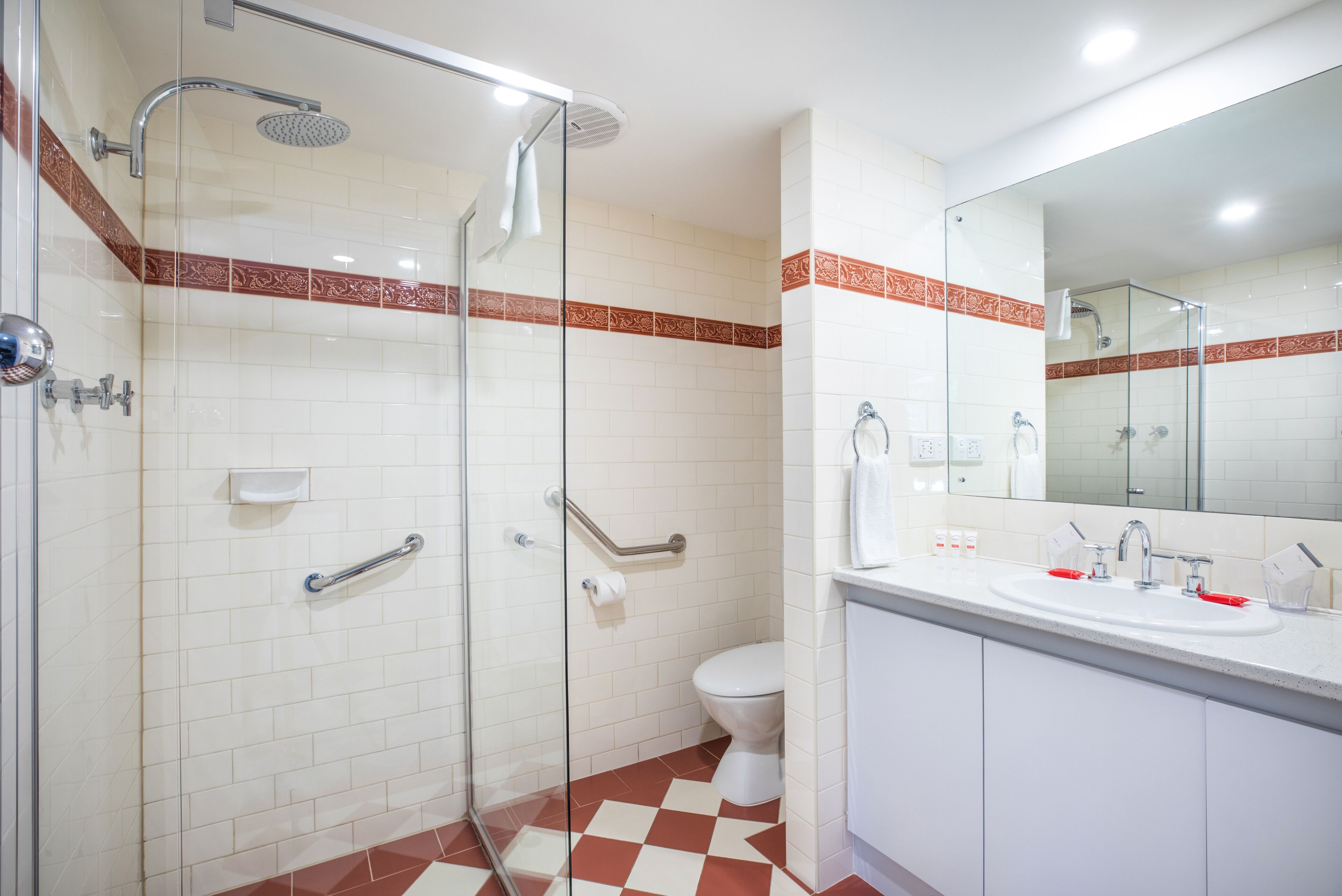 superior ocean view | bathroom | shower, free toiletries, hair dryer, towels