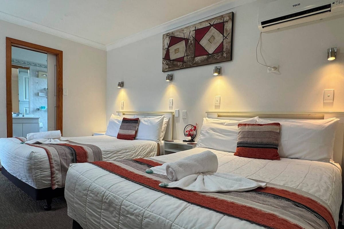 Deluxe Twin Room | Premium bedding, individually decorated, individually furnished, desk