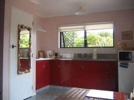 Cottage, Kitchenette | Private kitchen | Microwave, stovetop, electric kettle, cookware/dishes/utensils