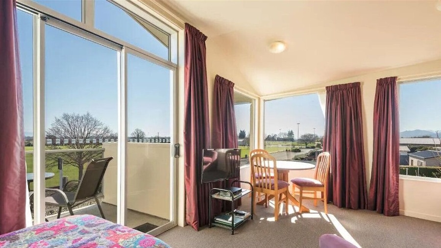 Parkside Motel