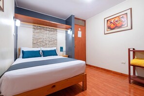 Standard Room, 1 Double Bed | Hypo-allergenic bedding, soundproofing, free WiFi, bed sheets