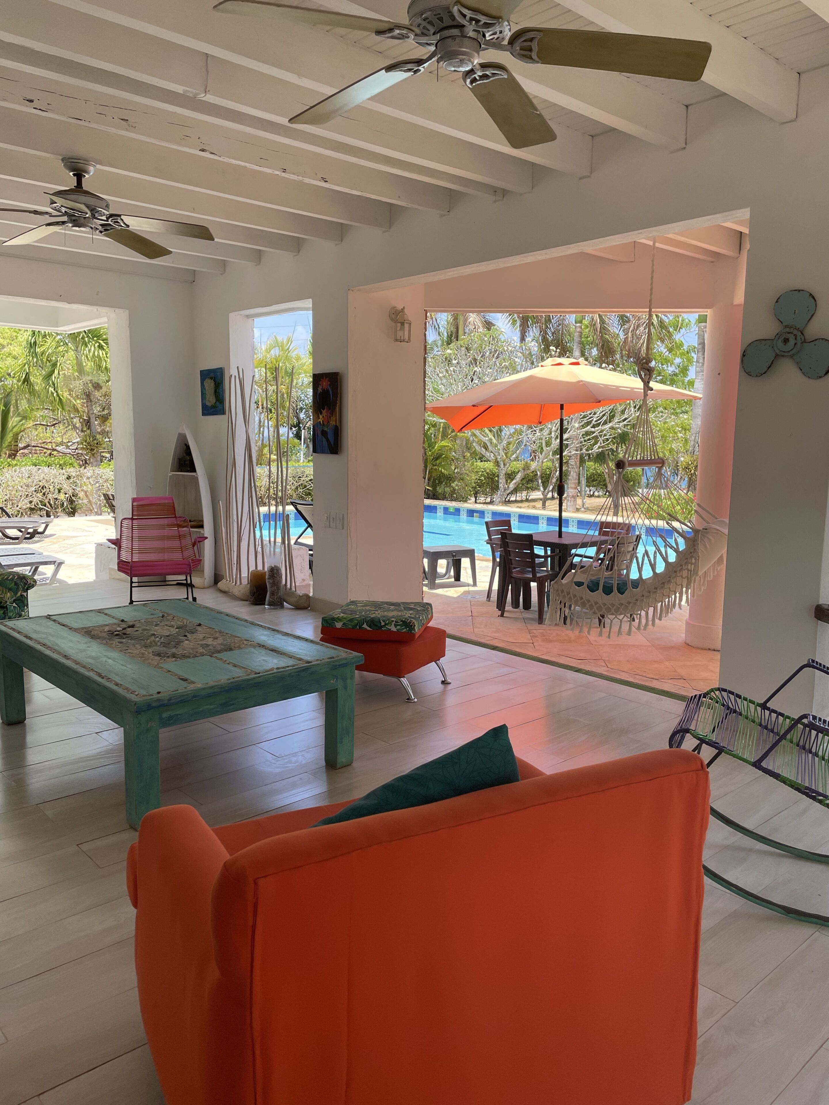 独立别墅 | 起居区 | 32-英寸电视（配备数码频道）