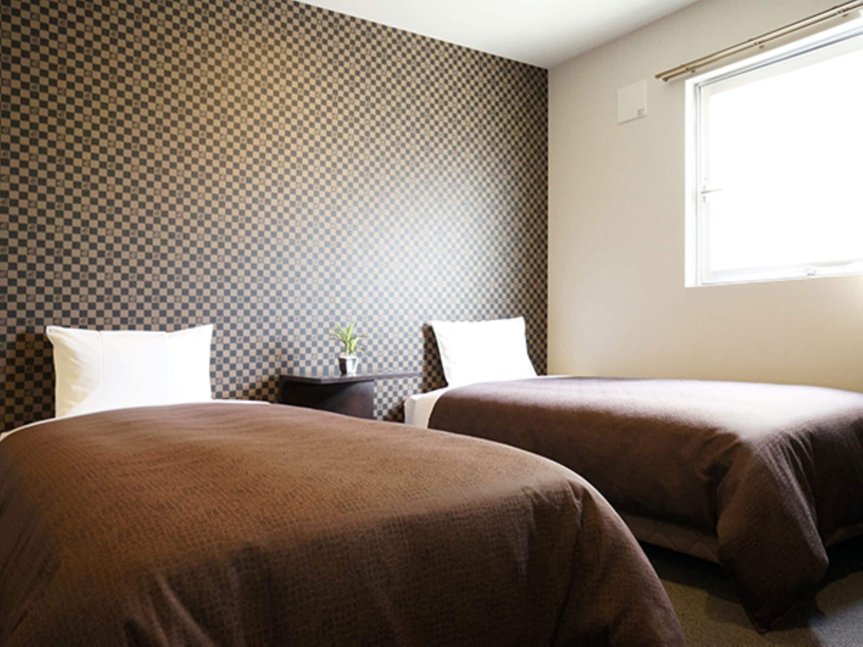 Desk, iron/ironing board, free WiFi