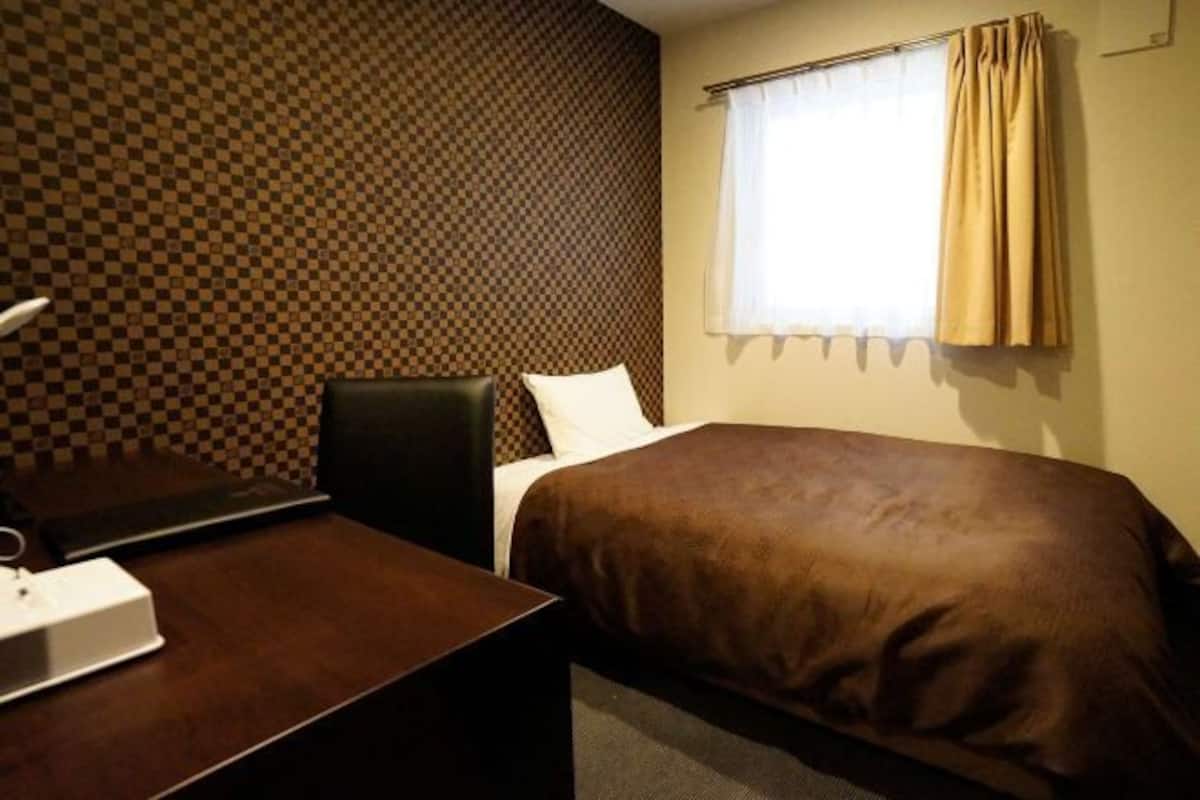 Desk, iron/ironing board, free WiFi