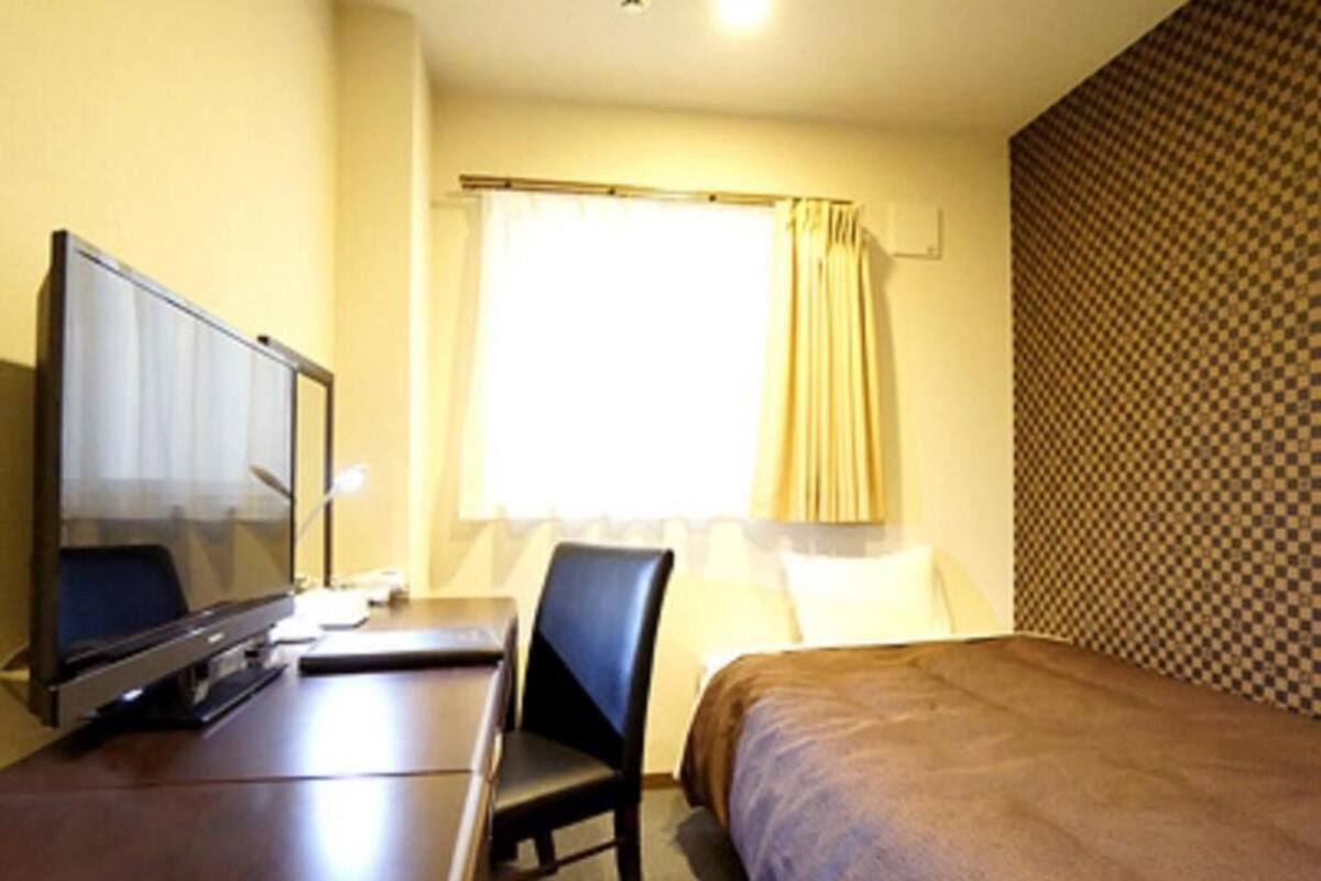 Desk, iron/ironing board, free WiFi