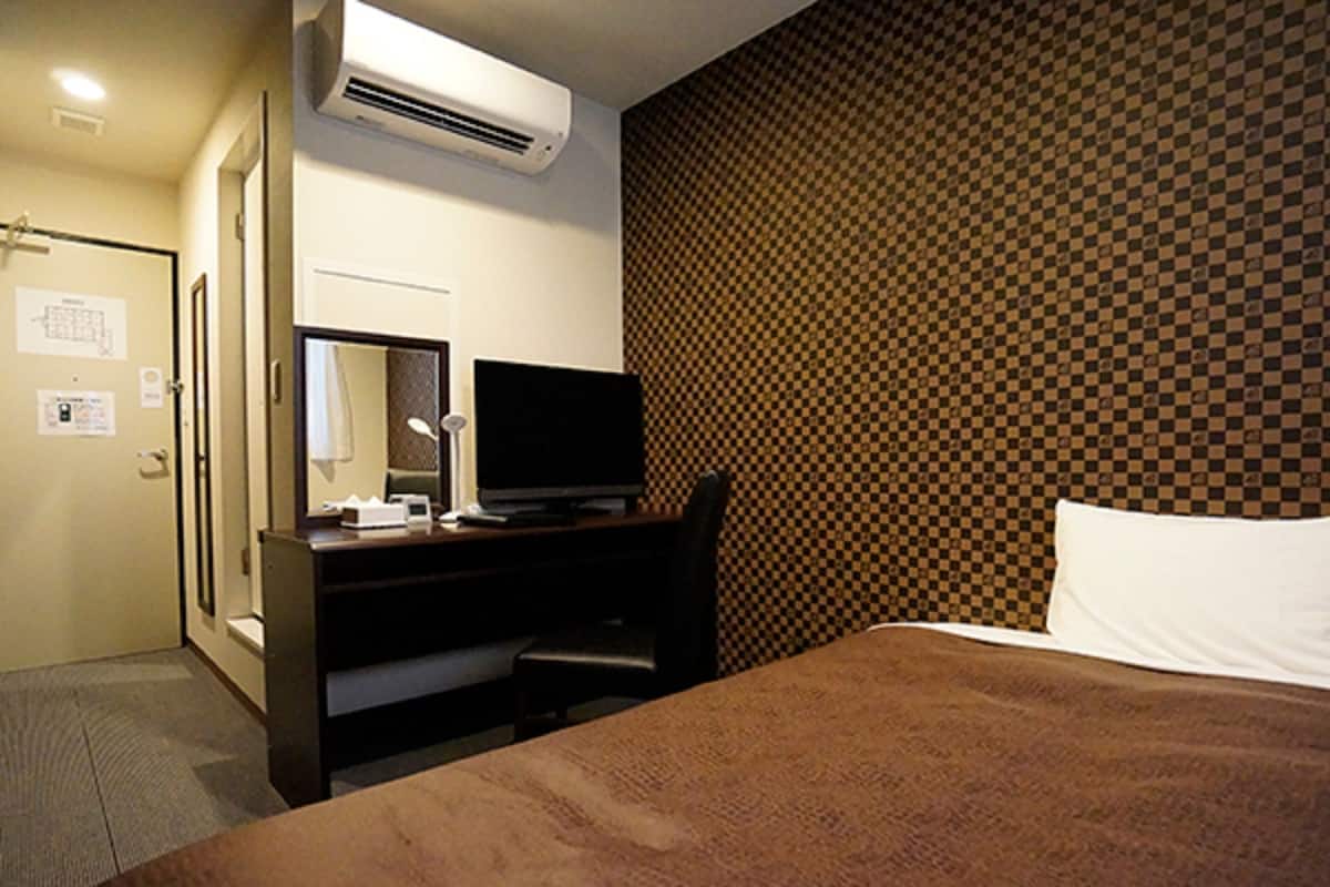 Desk, iron/ironing board, free WiFi