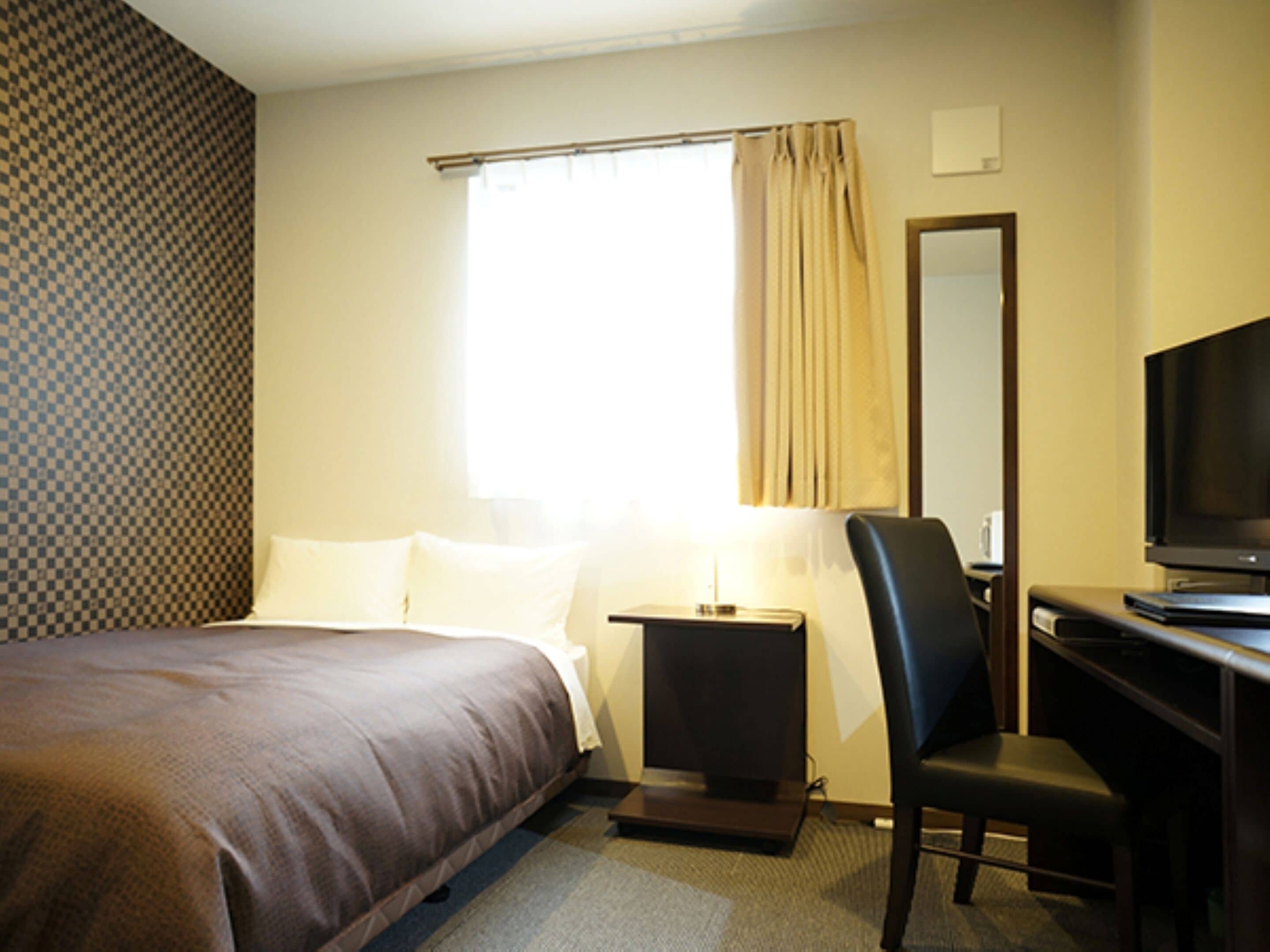 Desk, iron/ironing board, free WiFi