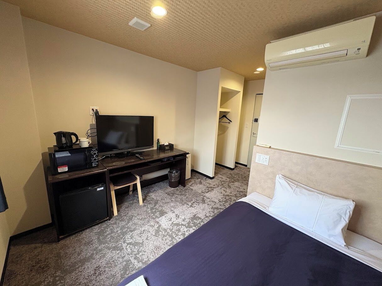 办公桌、熨斗/熨板、免费 WiFi