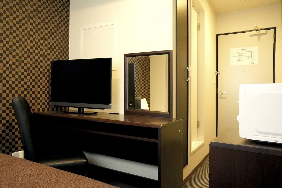 Desk, iron/ironing board, free WiFi