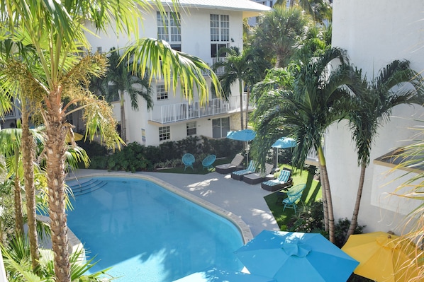 Outdoor pool, pool loungers