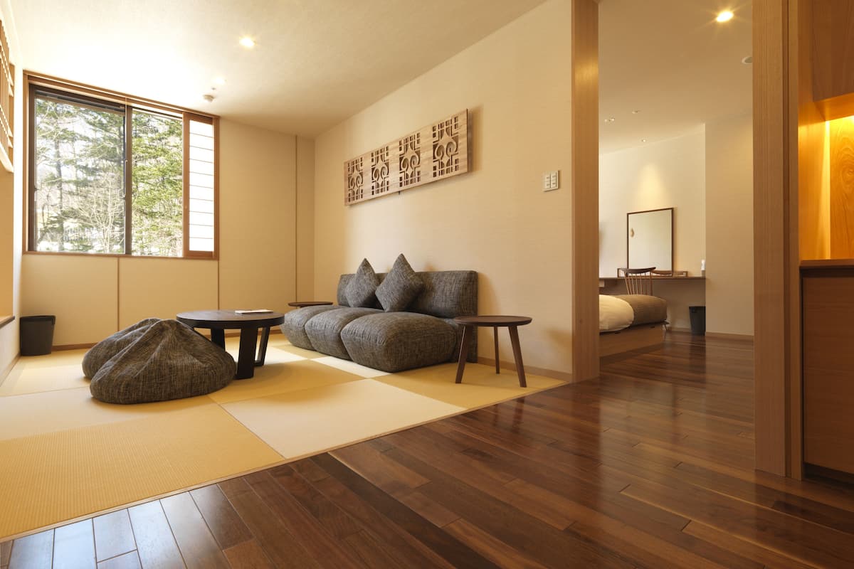 japanese & western style room, non smoking | premium bedding, in-room safe, desk, blackout curtains