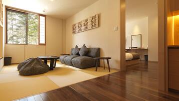 Chambre (Japanese & Western Style ) | Literie de qualité supérieure, coffres-forts dans les chambres, bureau