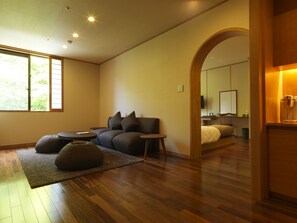 Deluxe-Zweibettzimmer, 2 Einzelbetten, Nichtraucher | Hochwertige Bettwaren, Zimmersafe, Schreibtisch, Verdunkelungsvorhänge