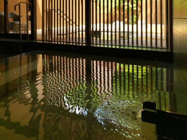 Public bath - Niseko Konbu Onsen Tsuruga Besso Moku No Sho (Niseko)