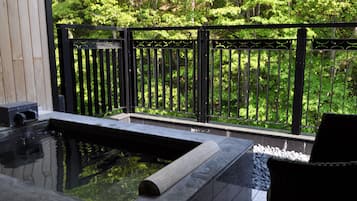 Twin Room with Private Open-Bath (Hot Spring) | Bathroom | Free toiletries, hair dryer, bidet, towels