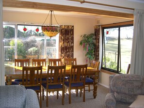 Four Bedroom Cottage | In-room dining