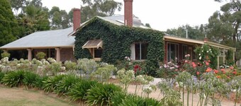Barristers Block Vigneron Villa