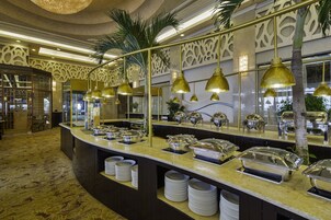 Desayuno buffet diario (VND 405000 por persona)