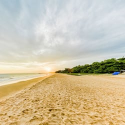 Private beach, sun loungers, beach umbrellas, beach towels