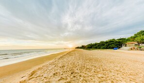 私家海滩、沙滩椅、海滩遮阳伞、沙滩毛巾