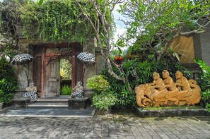 Entrada de la propiedad