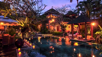 4 udendørs pools