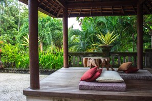 Gazebo - Arwana Estate (Kerobokan)