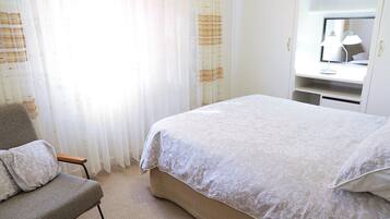 Cottage (Broken Hill - 3 bedroom ) | 3 chambres, literie de qualité supérieure, couette en duvet d'oie