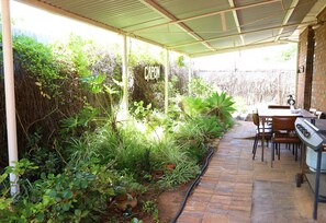 BBQ/picnic area - Capon Cottage (Broken Hill)