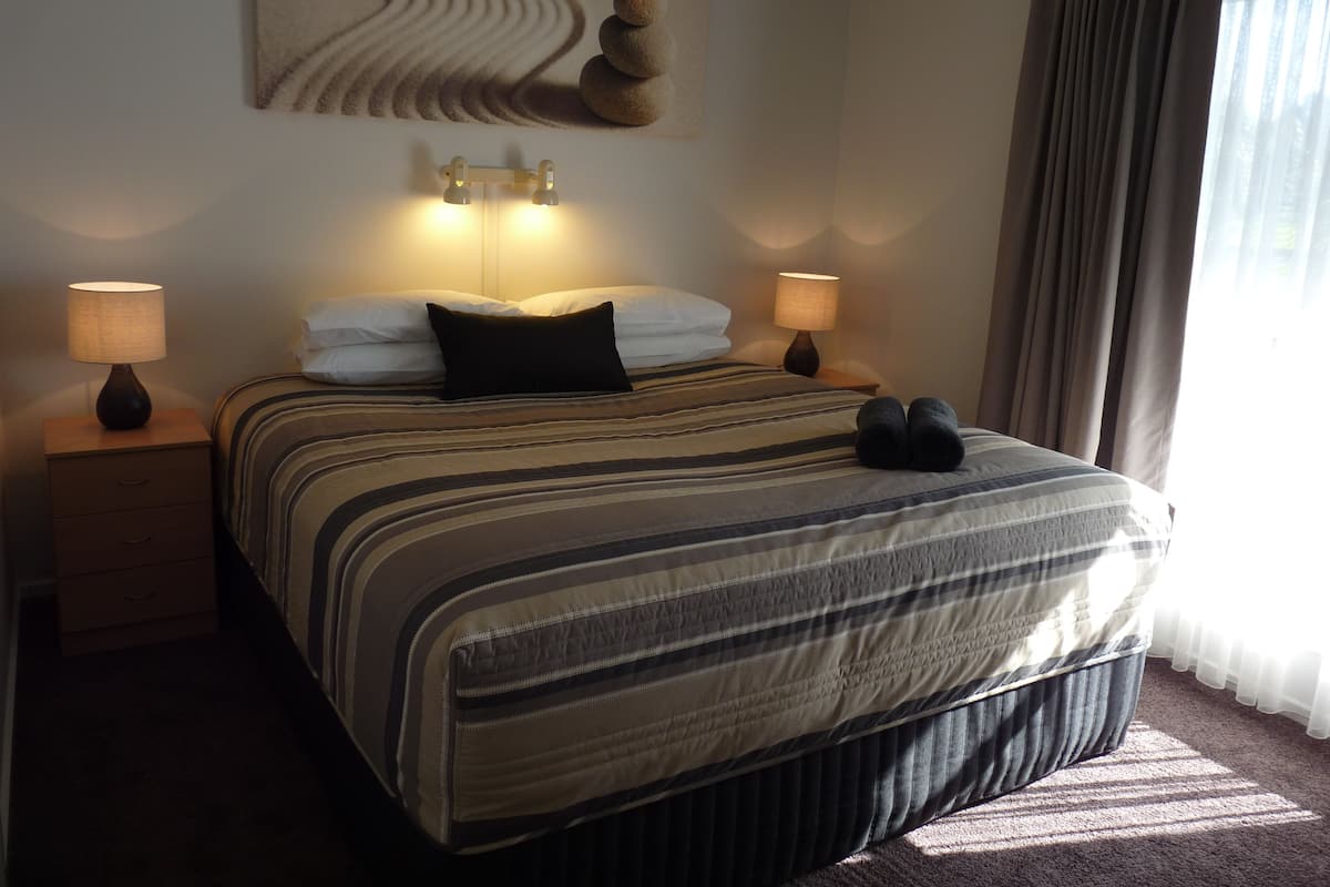 2 bedrooms, premium bedding, pillowtop beds, in-room safe