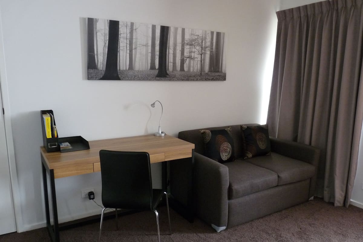 2 bedrooms, premium bedding, pillowtop beds, in-room safe