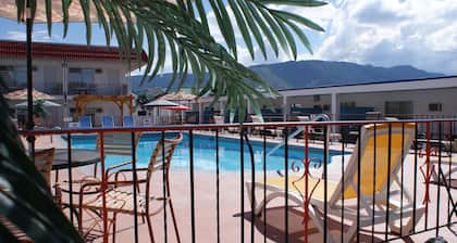 Riverside Motel