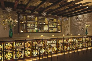 5 bars/lounges, swim-up bar, poolside bar, beach bar - Secrets Puerto Los Cabos - Adults Only - All Inclusive (San José del Cabo)