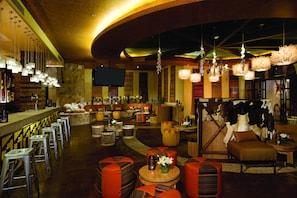 5 bars/lounges, swim-up bar, poolside bar, beach bar
