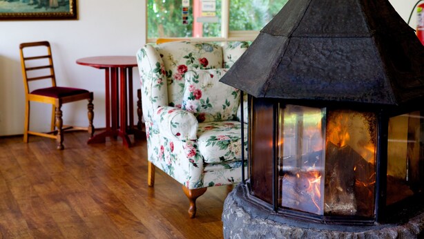 Interior - Sanctuary House Resort Motel (Badger Creek)