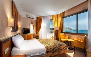 迷你吧、客房內保險箱、床單