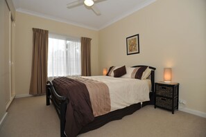 Apartment, 3 Bedrooms, Sea View (Searenity) | Premium bedding, pillowtop beds, soundproofing, iron/ironing board