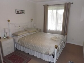 Apricot Cottage | 2 bedrooms - Taralee Orchards (Wirrabara)