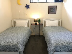 Premium bedding, individually furnished, iron/ironing board - The Apartment (Moyston)