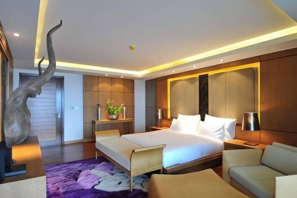 In-room safe, desk, laptop workspace, blackout curtains