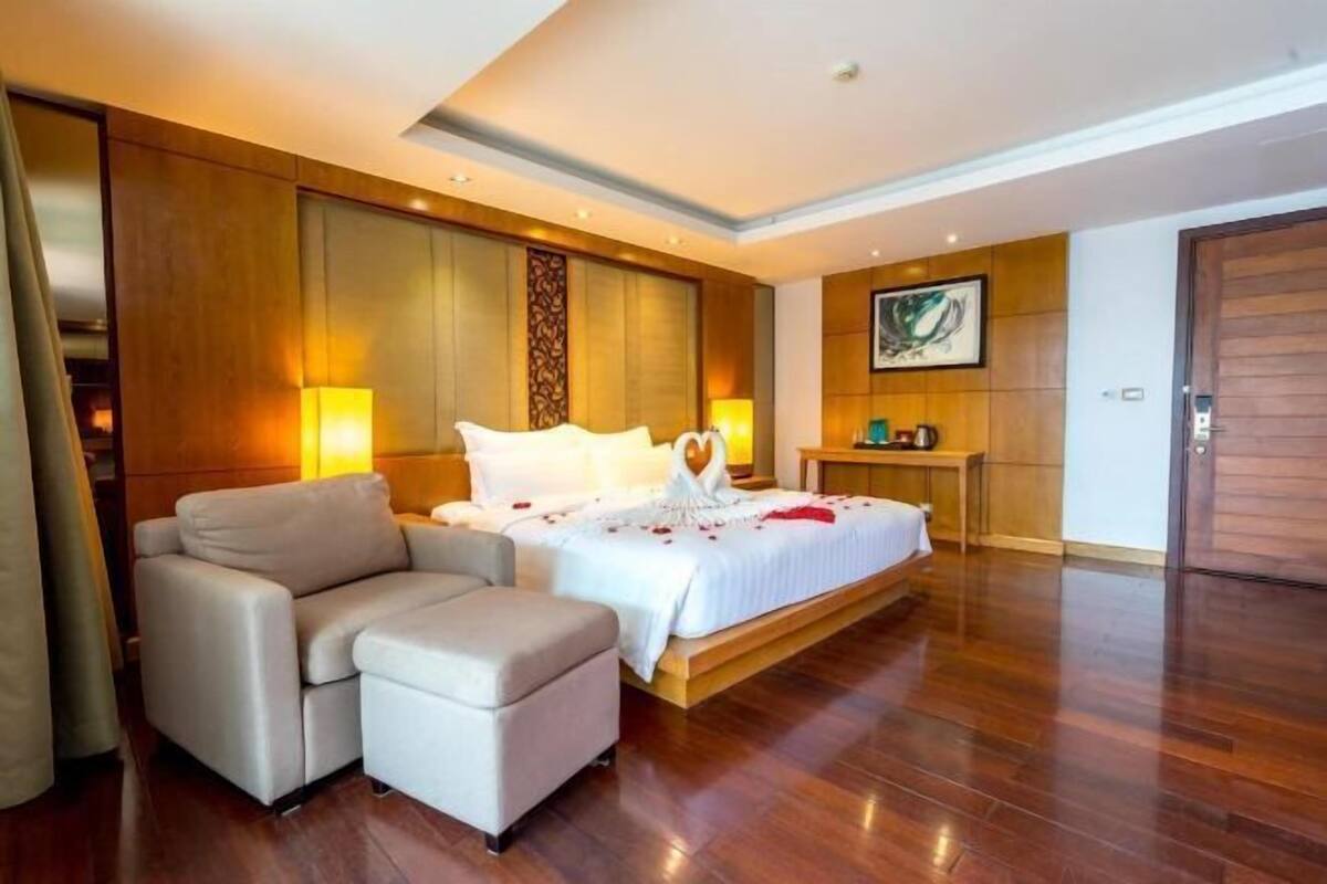In-room safe, desk, laptop workspace, blackout curtains